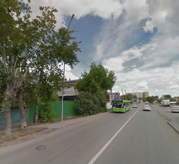 Банкомат Уральского Банка Реконструкции и Развития по адресу ул. Молодежная,  д. 76